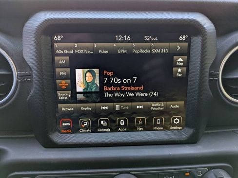 Used 2022 Jeep Wrangler Unlimited Sahara w/ LED Lighting Group AWD/4WD image 23
