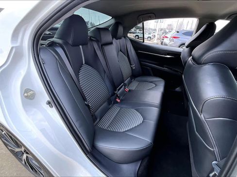 Certified 2020 Toyota Camry SE w/ Convenience Package image 21