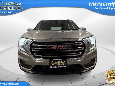 Used 2024 GMC Terrain SLT AWD/4WD image 2