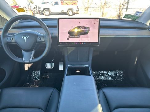 Used 2022 Tesla Model Y Performance image 9