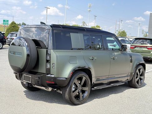 New 2026 Land Rover Defender 110 X-Dynamic SE AWD/4WD image 5