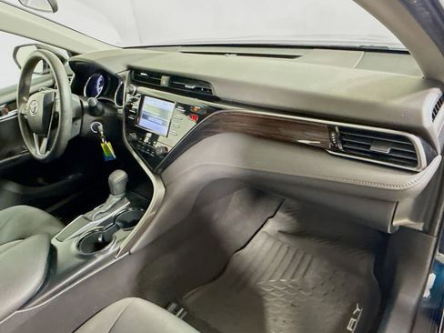 Certified 2020 Toyota Camry LE image 27