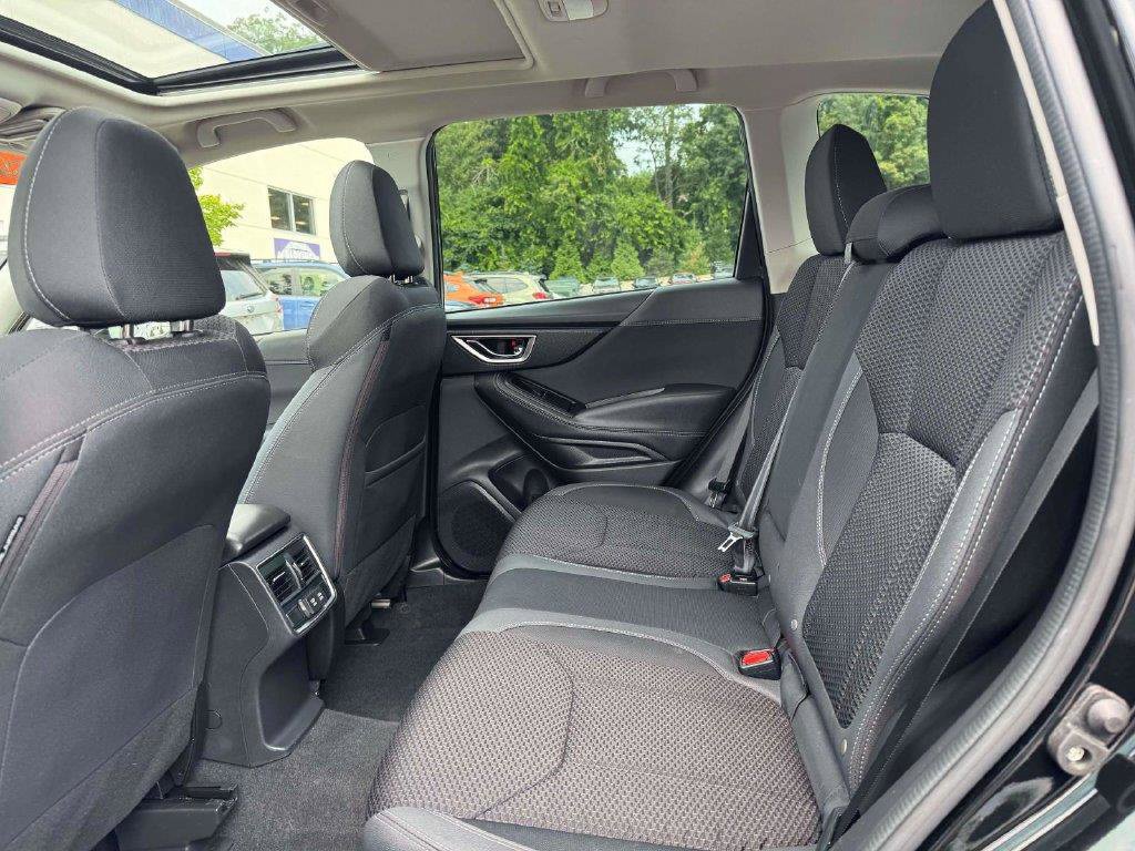 Used 2023 Subaru Forester Premium AWD/4WD image 17