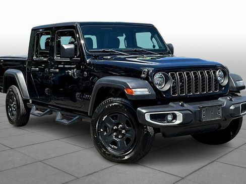 Used 2024 Jeep Gladiator Sport image 3