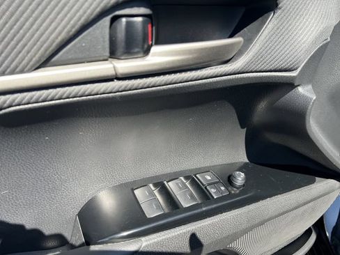 Used 2025 Toyota Camry SE FWD image 11
