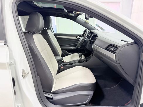 Used 2020 Volkswagen Jetta R-Line w/ R-Line Cold Weather Package image 24
