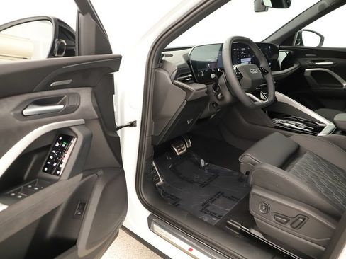 New 2026 Audi SQ5 Premium Plus AWD/4WD image 14