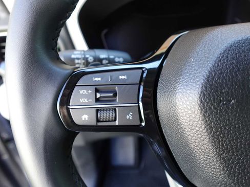 Certified 2025 Honda Pilot Touring image 17