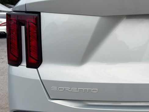 Used 2026 Kia Sorento S AWD/4WD image 10