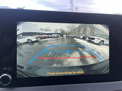 Used 2025 Toyota Prius LE image 17