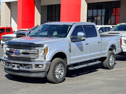 Used 2019 Ford F250 Lariat w/ Lariat Value Package image 1