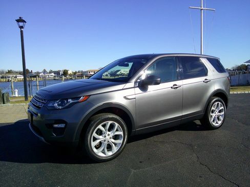Used 2018 Land Rover Discovery Sport HSE image 11