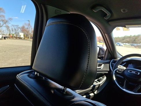Used 2024 Jeep Grand Cherokee L Laredo AWD/4WD image 14