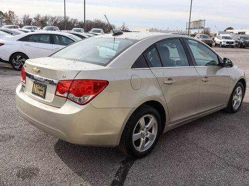 Used 2016 Chevrolet Cruze LT image 4