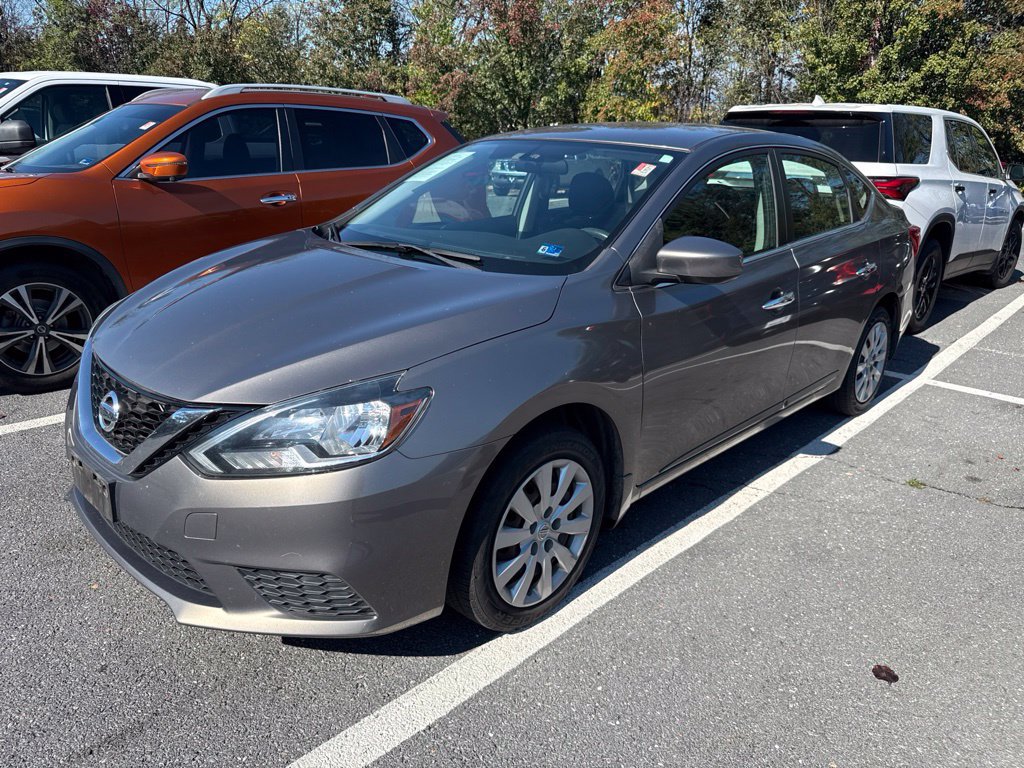 Used 2017 Nissan Sentra SV w/ Driver's Assist Package FWD image 2