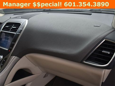 Used 2020 Lincoln Nautilus FWD w/ Equipment Group 101A image 24