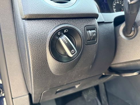 Used 2012 Volkswagen Tiguan LE FWD image 20