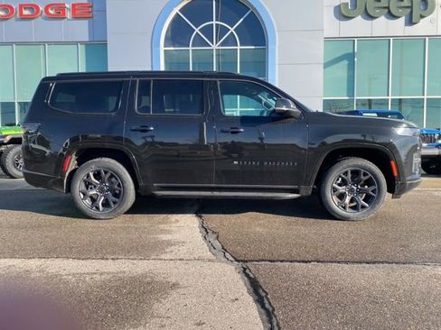 New 2026 Jeep Grand Wagoneer Limited w/ 8-Passenger Seating Package AWD/4WD image 4