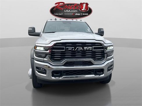 New 2026 RAM 5500 Tradesman w/ Chrome Appearance Group image 2