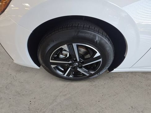 Used 2024 Nissan Sentra SV FWD image 9