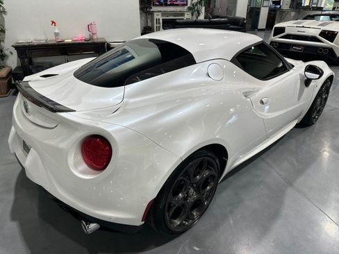 Used 2017 Alfa Romeo 4C Coupe w/ Coupe Track Package 1 RWD image 29