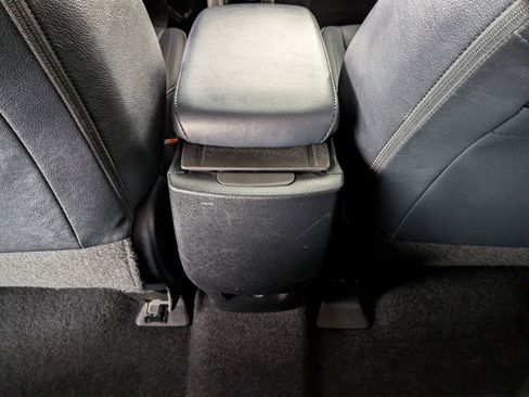 Used 2018 Toyota RAV4 Limited w/ Carpet Mat Package image 29