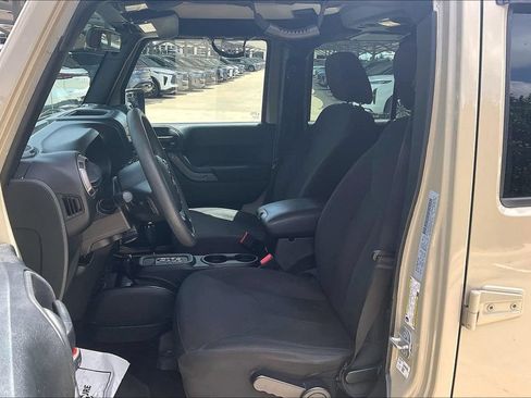 Used 2018 Jeep Wrangler Unlimited Sport AWD/4WD image 24