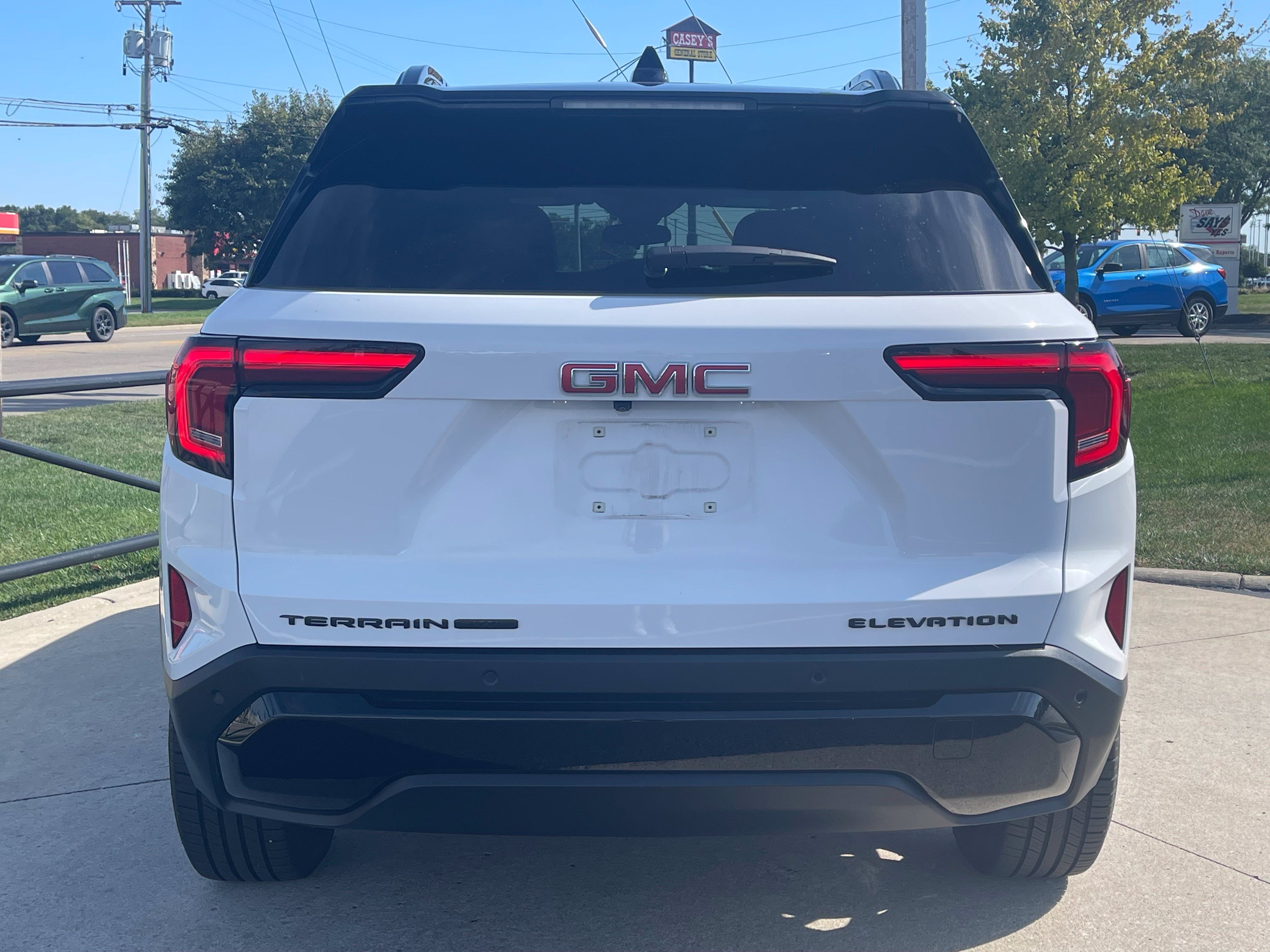 Used 2026 GMC Terrain Elevation w/ Elevation Premium Package AWD/4WD image 6