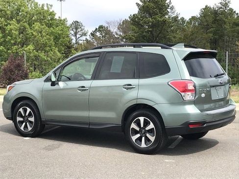 Used 2018 Subaru Forester 2.5i Premium w/ All-Weather Package image 4