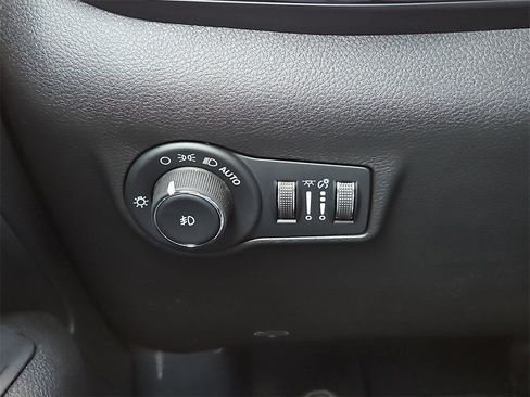 New 2026 Jeep Compass Latitude image 23