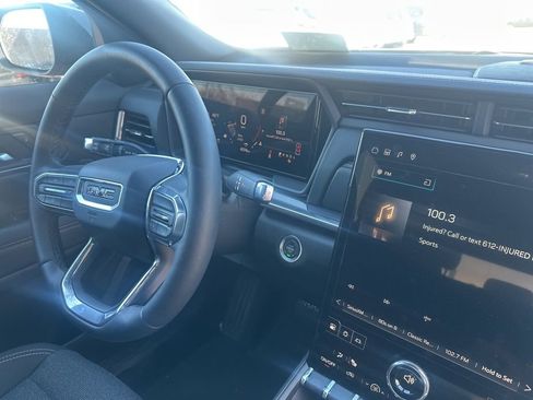 Used 2025 GMC Terrain Elevation AWD/4WD image 8