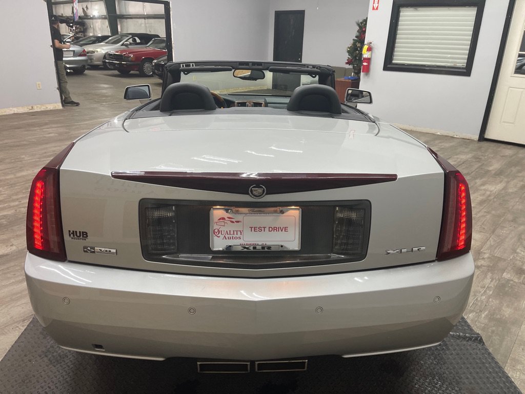 Used 2006 Cadillac XLR RWD image 6