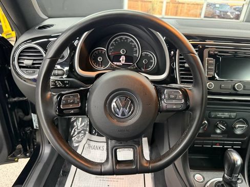 Used 2014 Volkswagen Beetle 1.8T FWD image 23