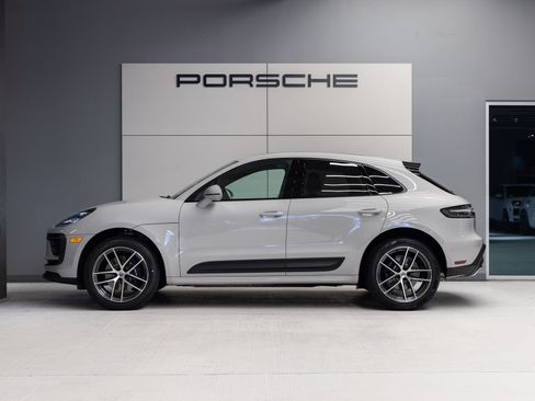 Certified 2026 Porsche Macan AWD/4WD image 2
