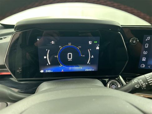 Used 2024 Chevrolet Trax RS w/ Driver Confidence Package image 13