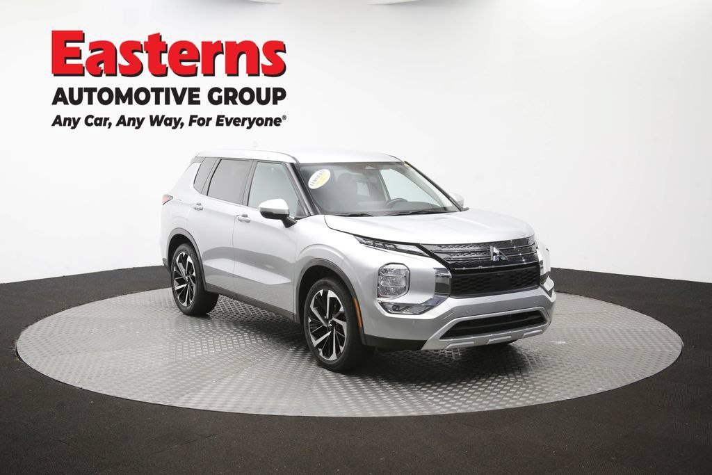 Used 2024 Mitsubishi Outlander SE FWD image 50