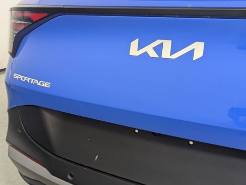 New 2026 Kia Sportage EX w/ EX Panorama Roof Package FWD image 8