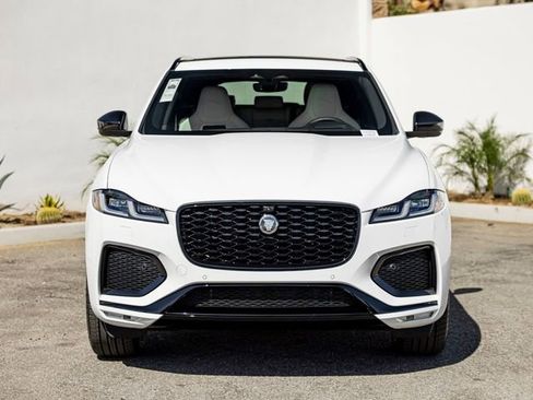 New 2026 Jaguar F-PACE R-Dynamic S image 3