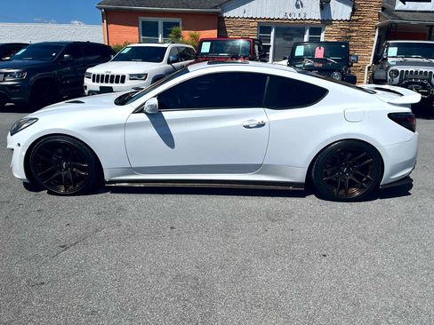 Used 2016 Hyundai Genesis Coupe 3.8 image 8