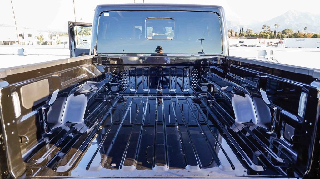 New 2026 Jeep Gladiator Rubicon w/ Steel Bumper Group AWD/4WD image 31