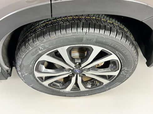 Used 2022 Subaru Forester Limited image 32