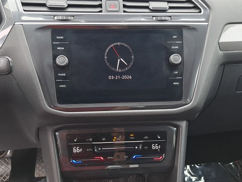 Used 2024 Volkswagen Tiguan SE FWD image 20