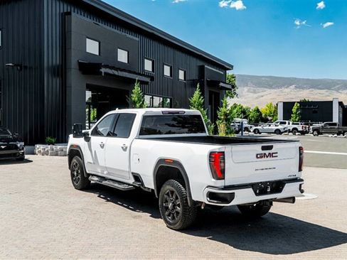 Used 2024 GMC Sierra 2500 AT4 AWD/4WD image 8