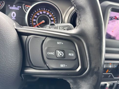 Used 2022 Jeep Wrangler Willys image 28