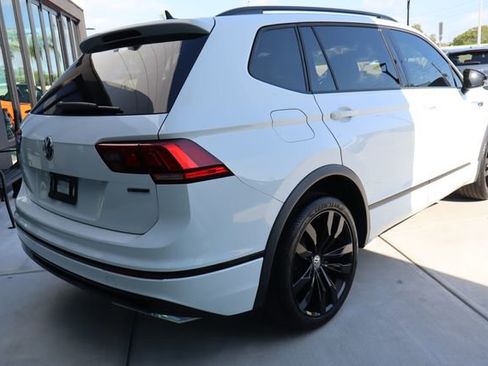 Used 2021 Volkswagen Tiguan SE R-Line image 3