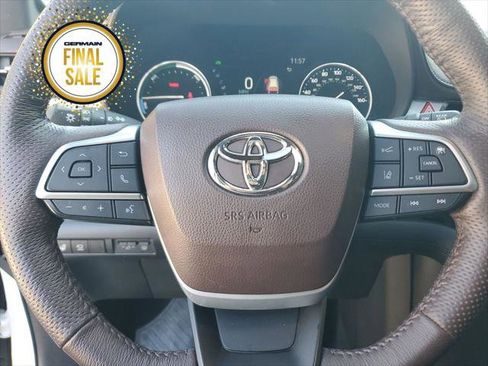 Certified 2022 Toyota Sienna Platinum image 21