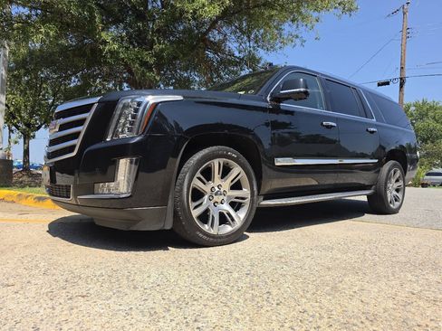 Used 2016 Cadillac Escalade ESV Luxury AWD/4WD image 52