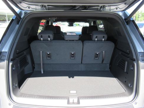 New 2026 Chevrolet Traverse LT w/ Midnight/Sport Edition FWD image 34