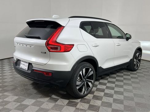 Certified 2025 Volvo XC40 B5 Plus image 10