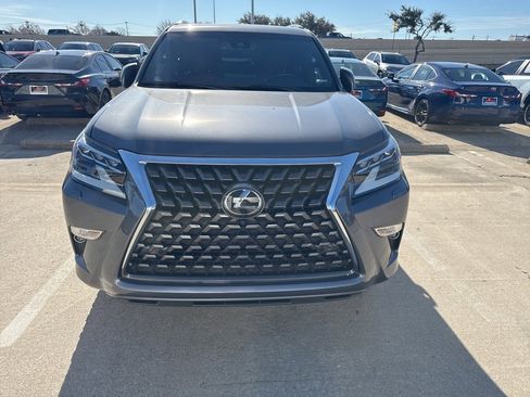 Used 2022 Lexus GX 460 Luxury w/ Off Road Package image 2